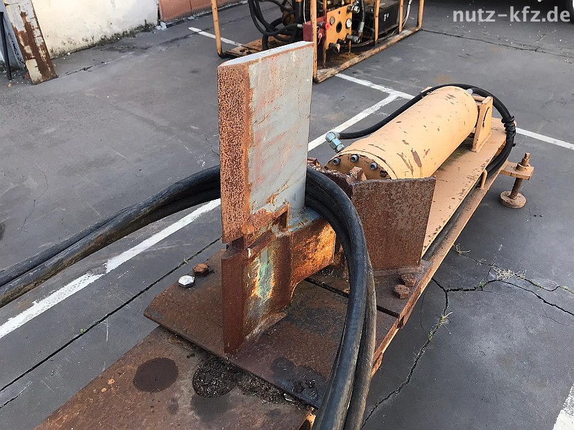 Holzspalter mit Hydraulikaggregat  (Nr: 15)